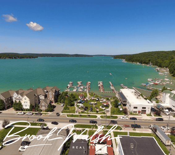 Is Walloon Lake Sparkling? A Deep Dive into Its Pristine Waters
