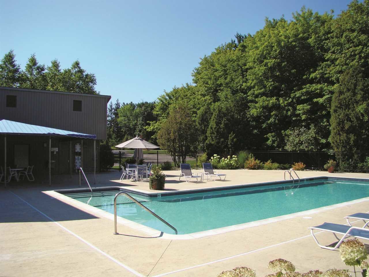 Neighborhood Spotlight Hemmingway Pointe Club Condominiums