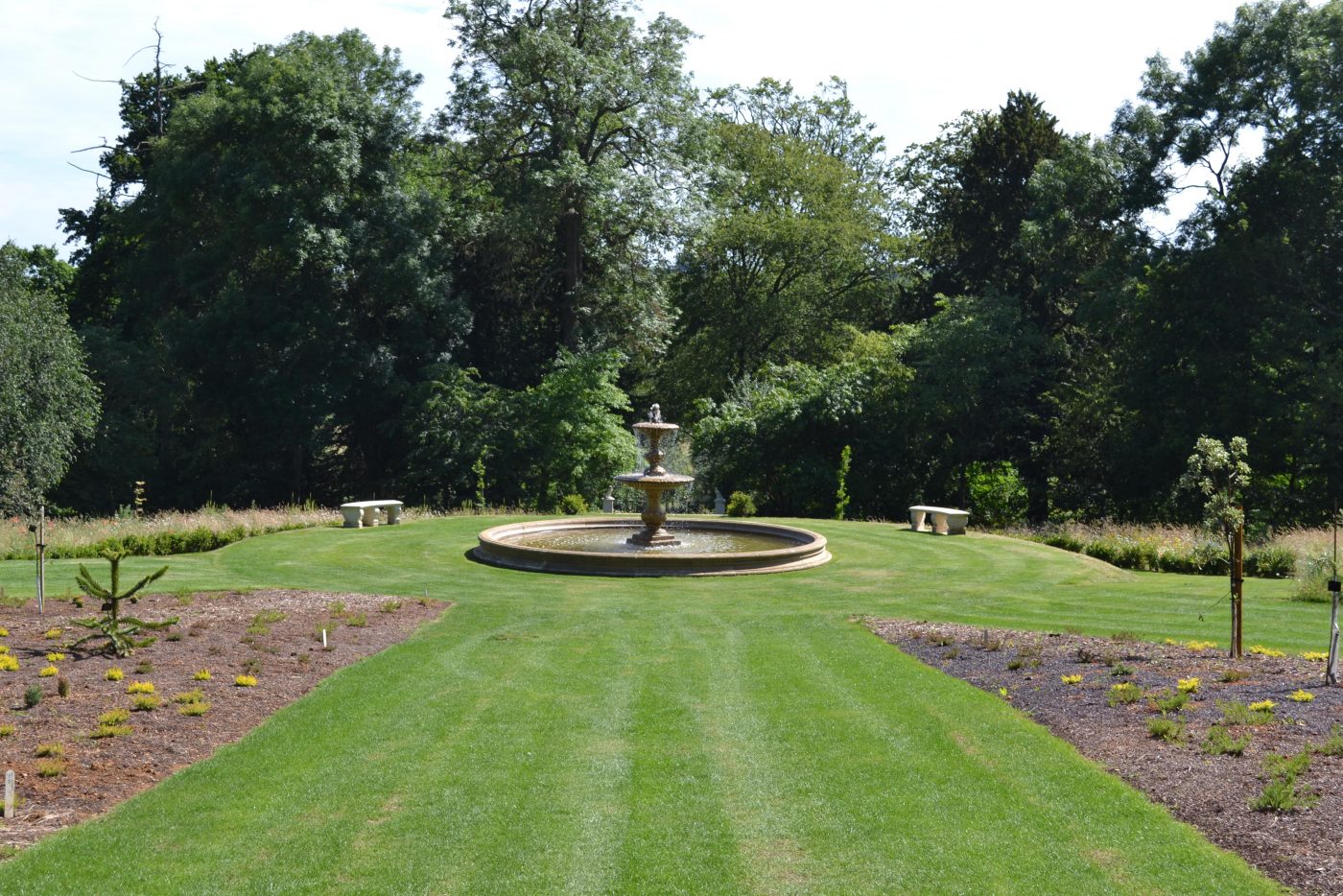 Fountain Garden Broughton Grange Gardens
