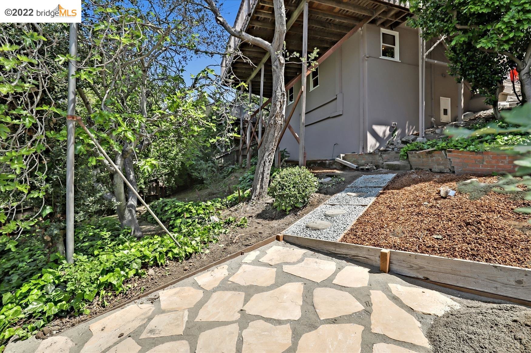 Inviting Crocker Highlands Home Now Available At 1432 Holman Road, Oakland