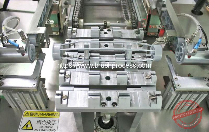 Automatic Paint Roller Frame Cage Assembling Machine Paint Brush