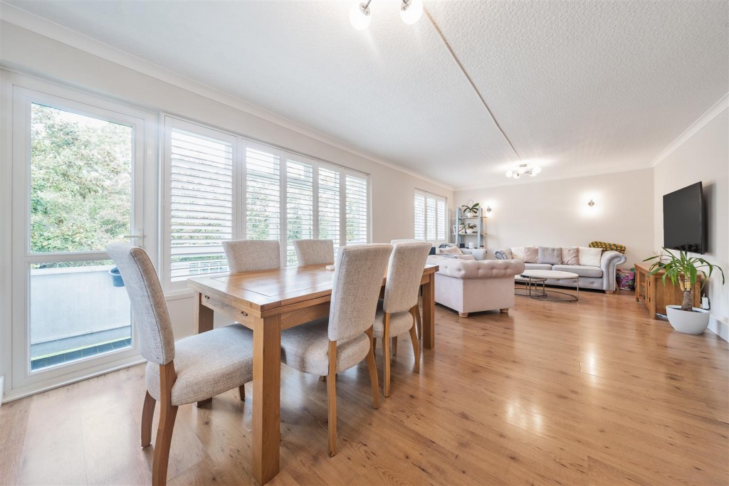 The Paddocks, Wembley Park, 2 bedroom, Flat Purpose Built