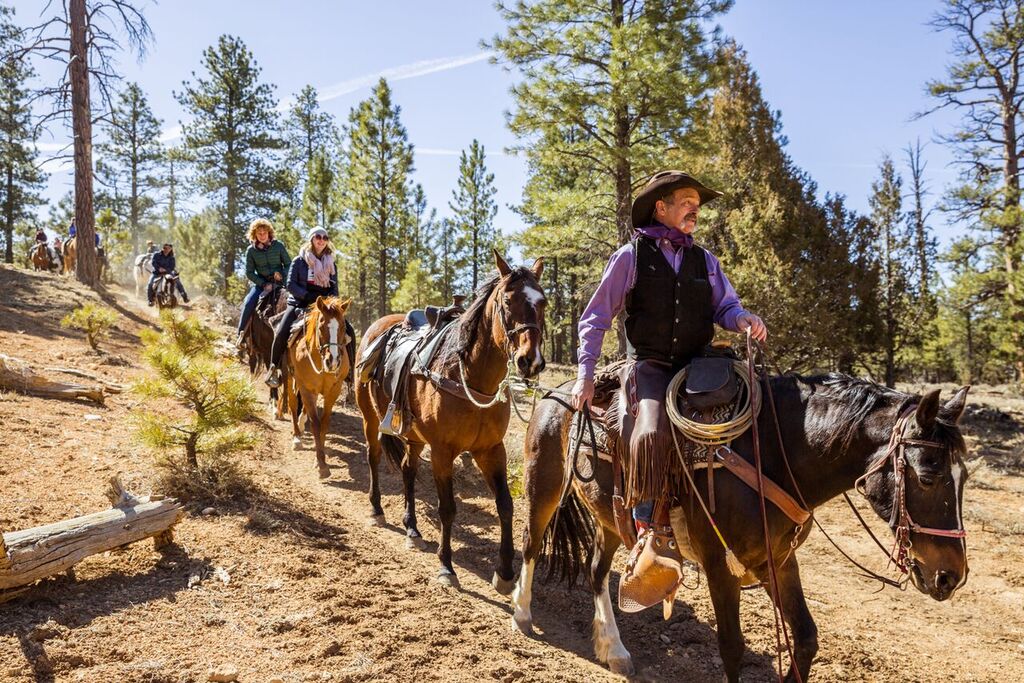Horseback Riding Bryce Canyon Country