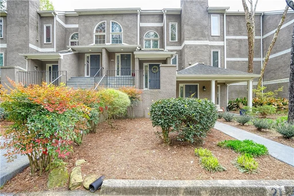 Residential Sold 2 Bedrooms 2 Bathrooms Price 300,000 71882