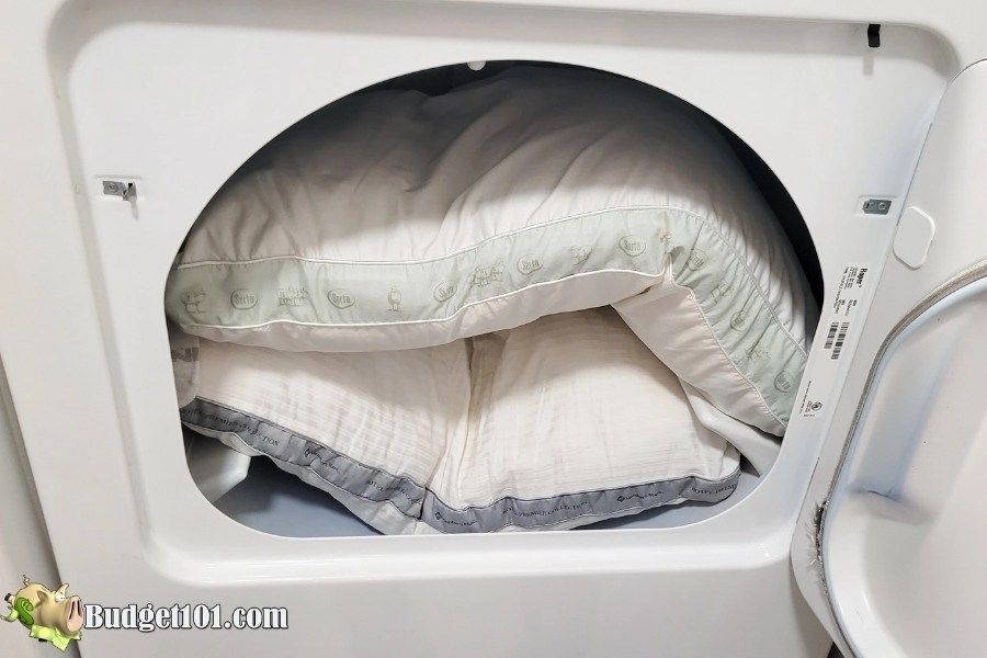 How to Clean and Whiten Yellowed Pillows by