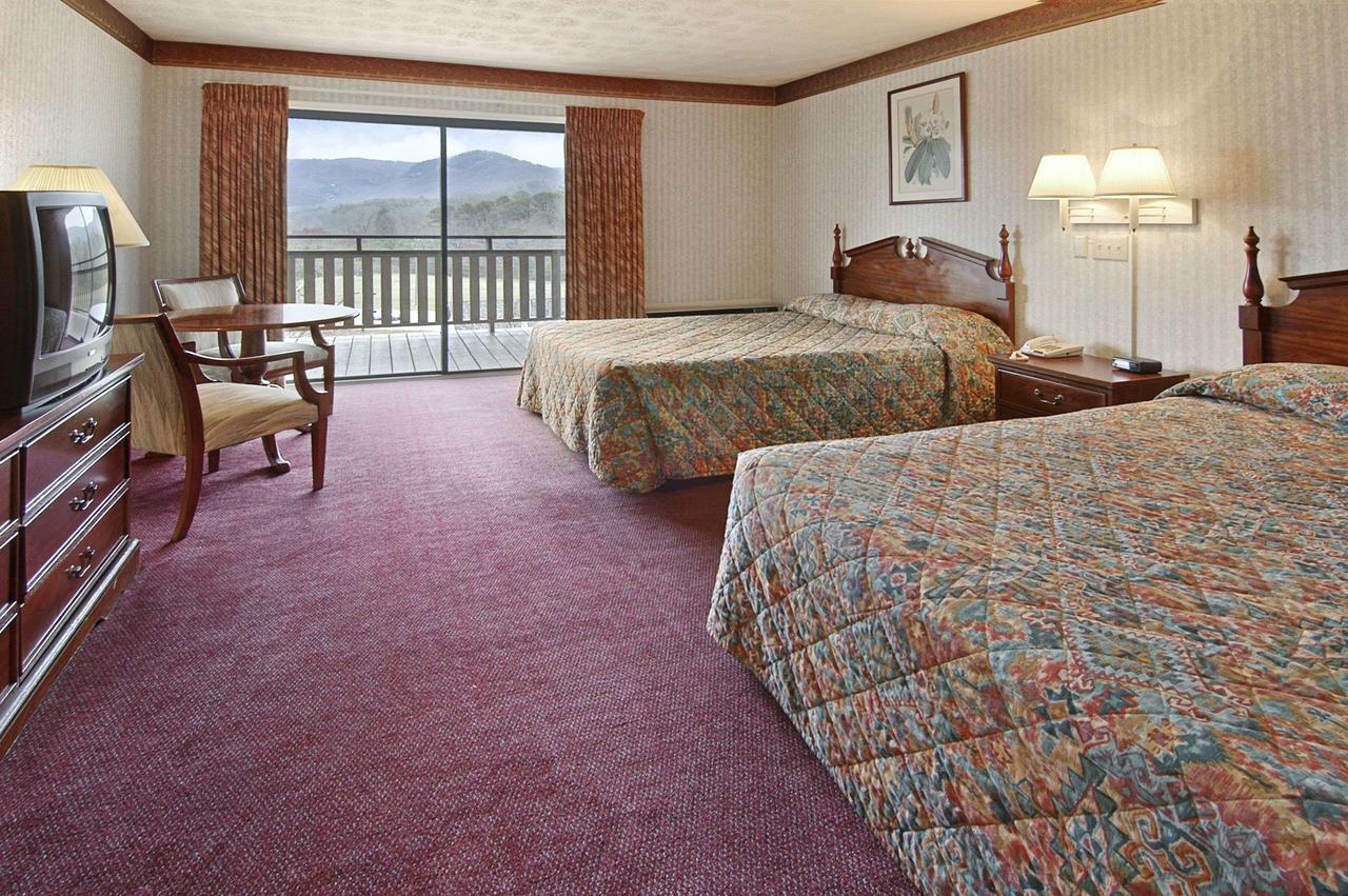 Budgetel Dillard, GA