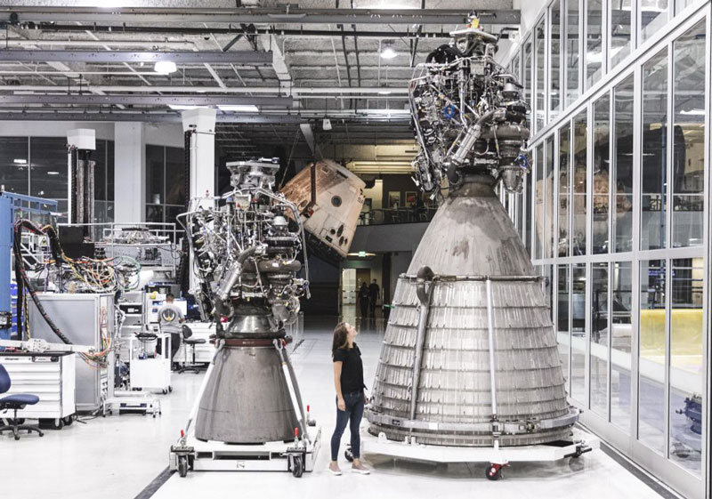 SpaceX Kembangkan Mesin Roket Terkuat untuk Armada Antar