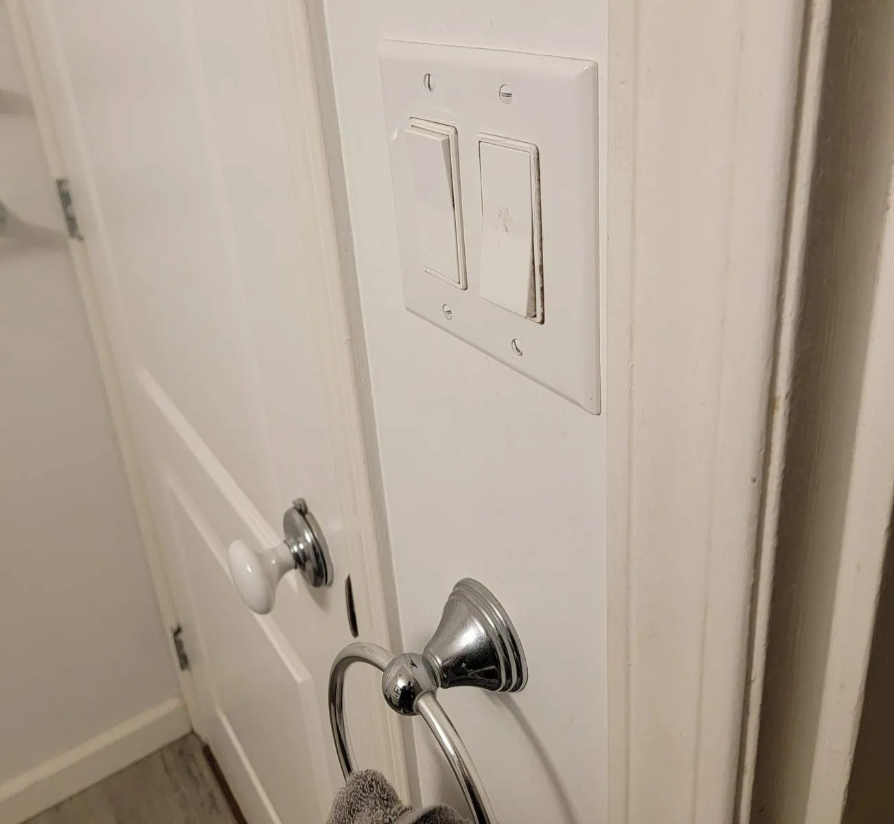 Why Did My Bathroom Light Stop Working? Causes & Fixes