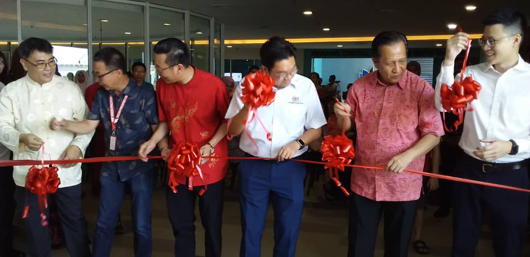 Enjoy a cuppa during break time Buletin Mutiara