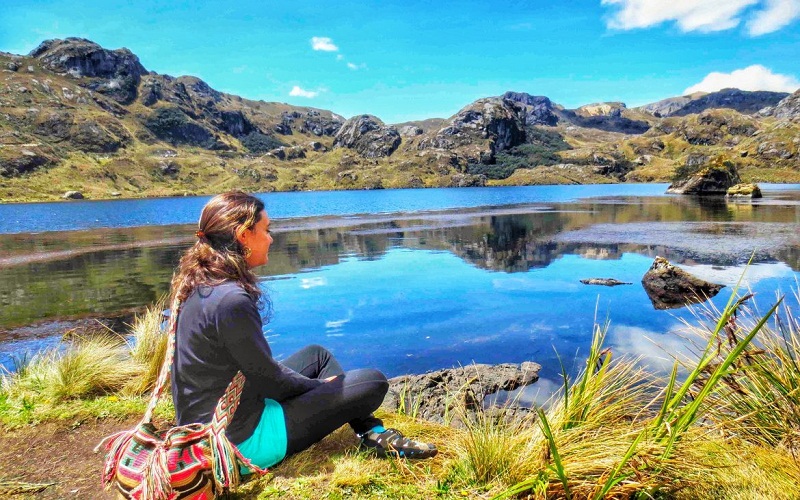 The advantages and disadvantages of traveling alone