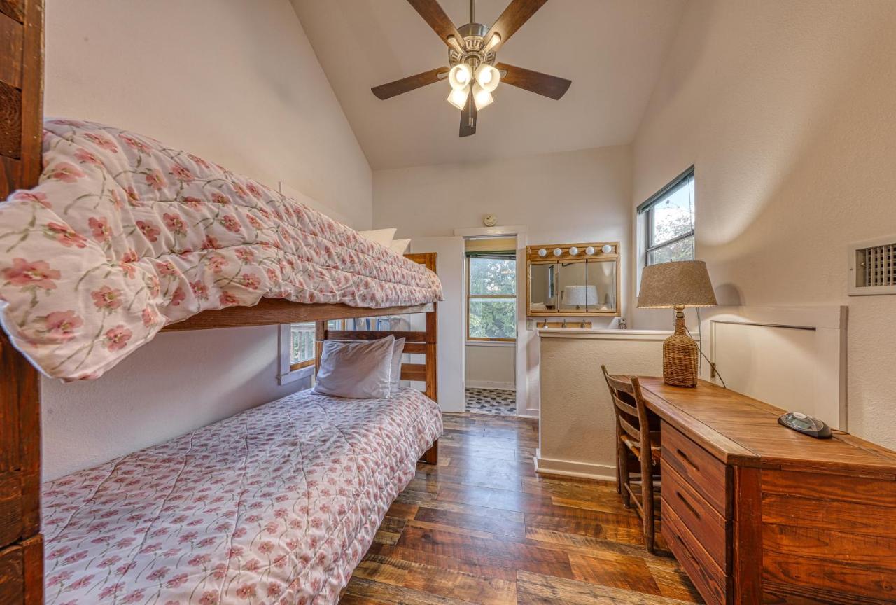 Texas Hill Country 4 Bedroom Vacation Lodge Rentals Ingram TX