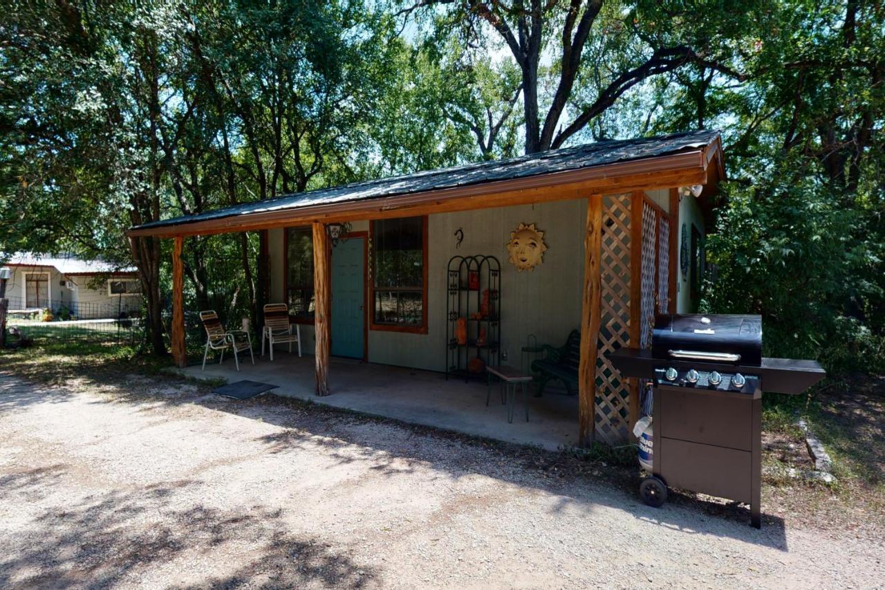 1 Bedroom Long Term Vacation Cottage by Owner Ingram Texas Hill Country