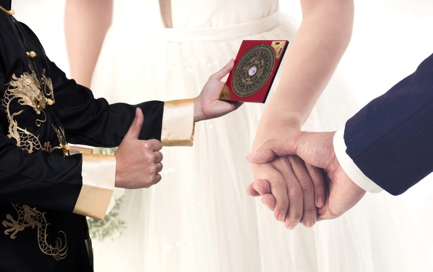 13 Feng Shui Masters For Auspicious Wedding Dates [+Prices]
