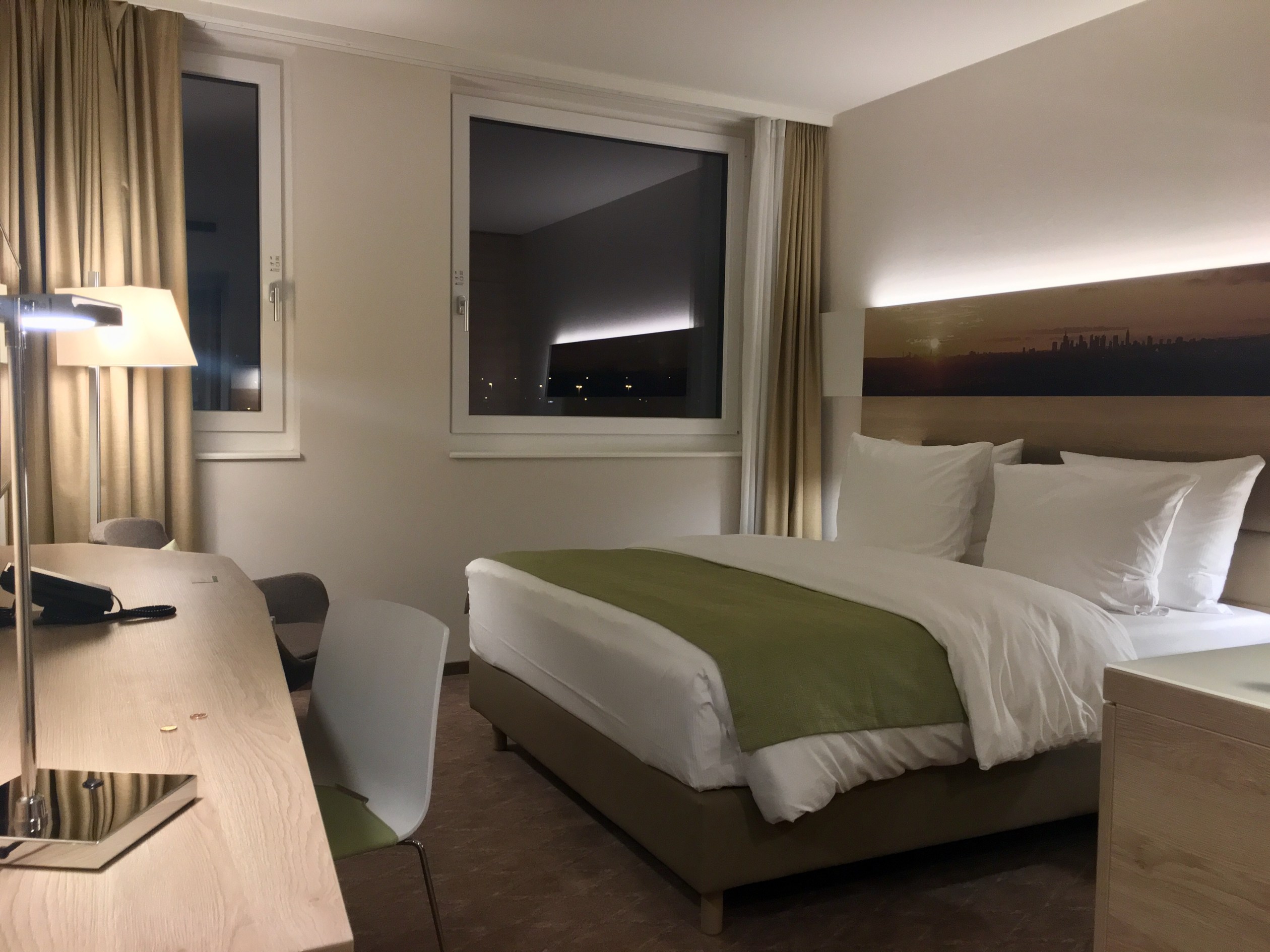 Park Sleep Fly 4 Holiday Inn Hotel Frankfurt Airport www.bumsbude.eu