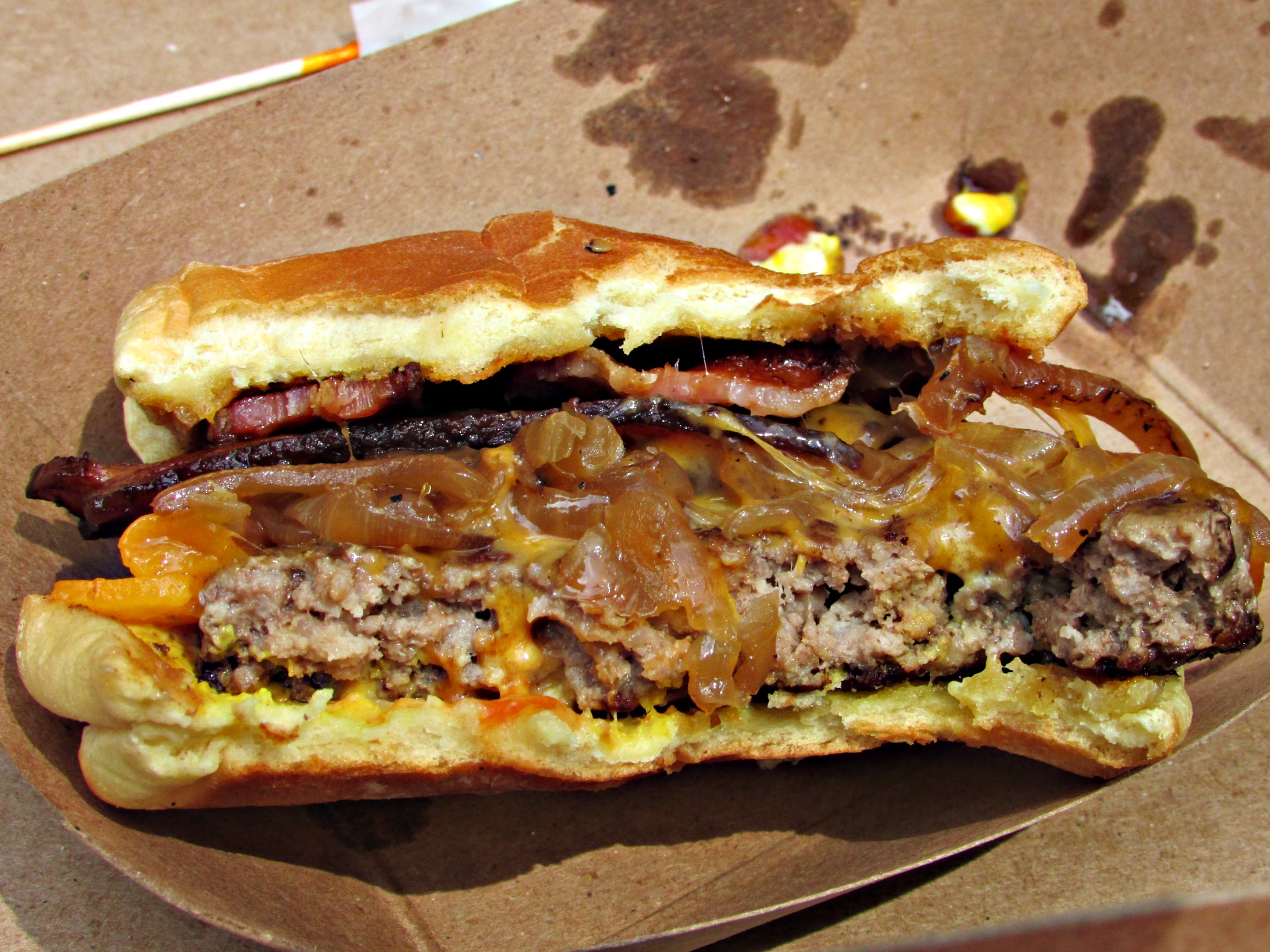 Dag's Patio Cafe Burger Weekly