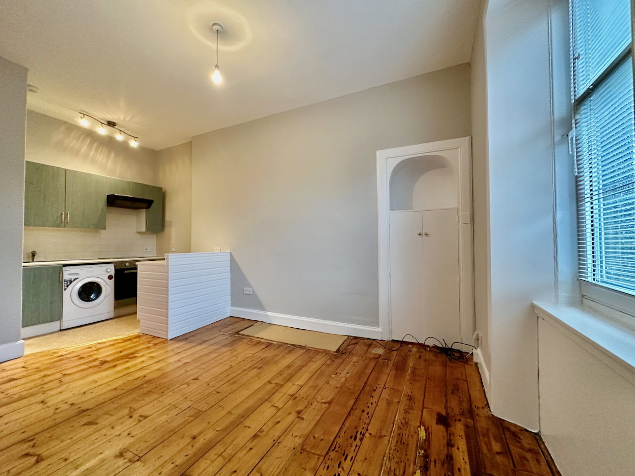 Lanark Road, Juniper Green, Edinburgh West Burgh Property Management