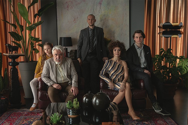 Buse Terim Hakan Günday ve Onur Saylak’tan yeni dizi Uysallar