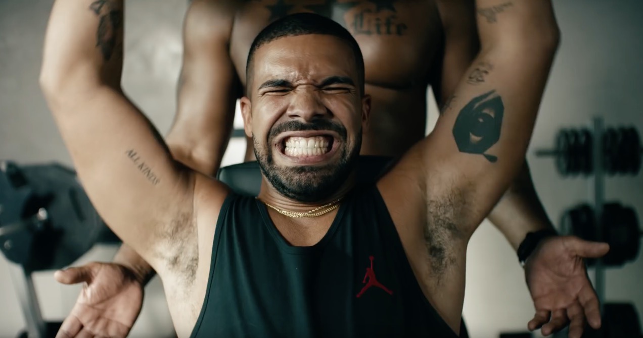 Distractingly good Rapper Drake singt in der Apple Music Werbung zu Distractingly good Rapper Drake singt in der Apple Music Werbung zu