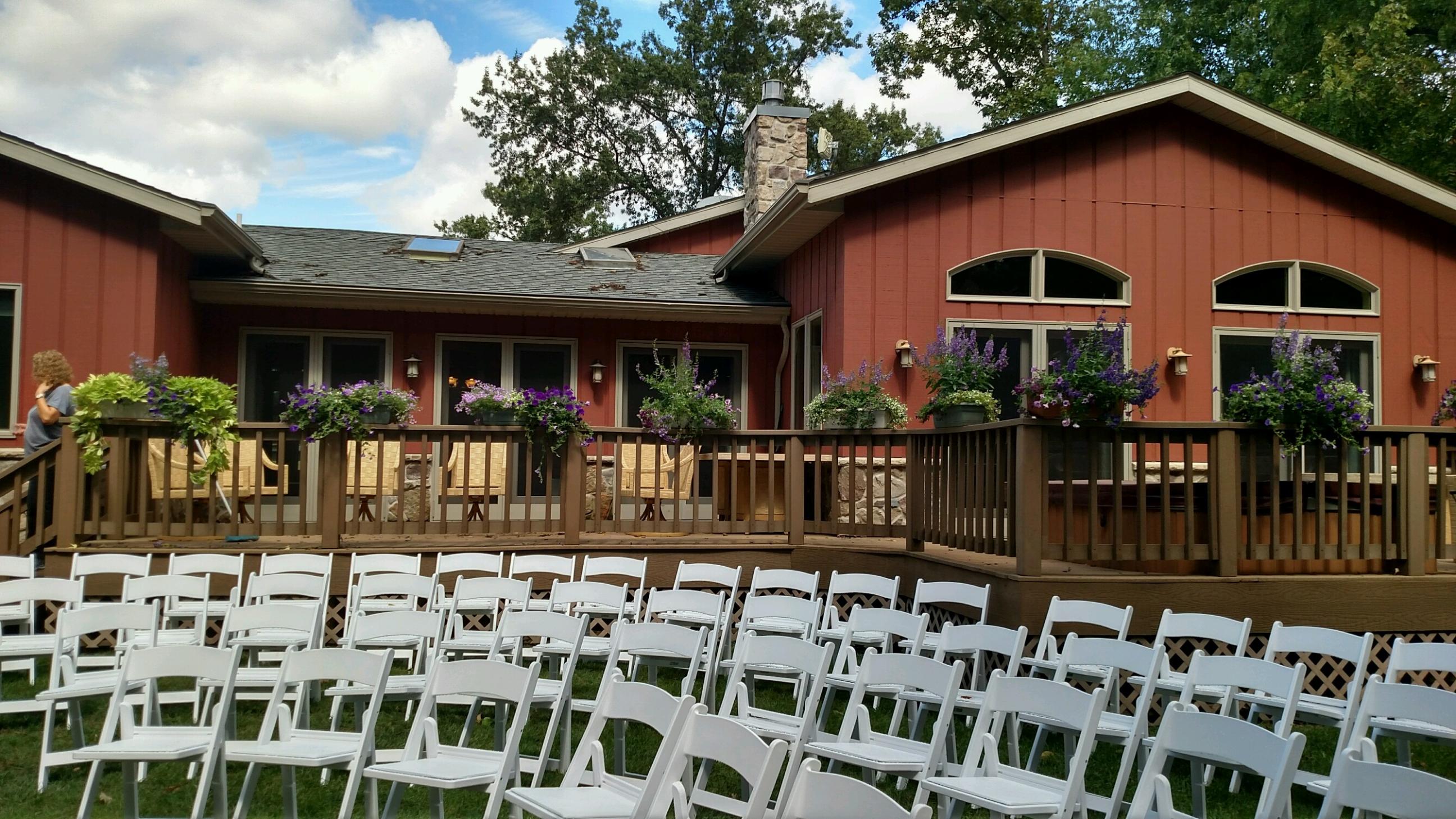 Buxton's Garden Farm & Flower Shop