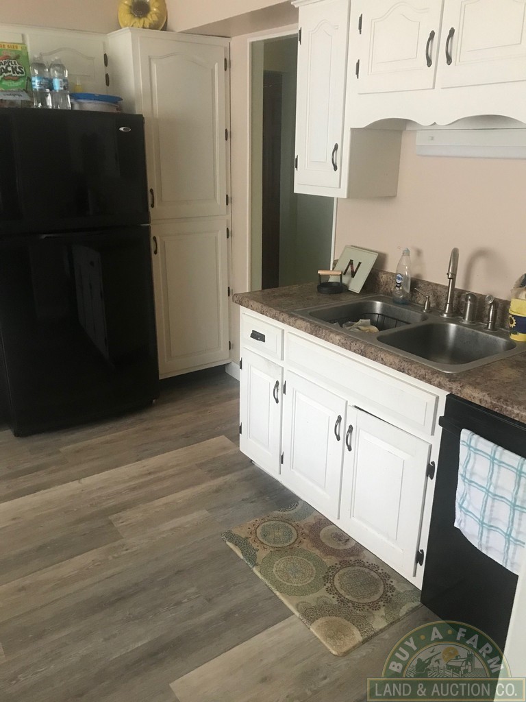 FOR SALE Shelby County IL Home Garage Shelbyville 2600L Buy A Farm