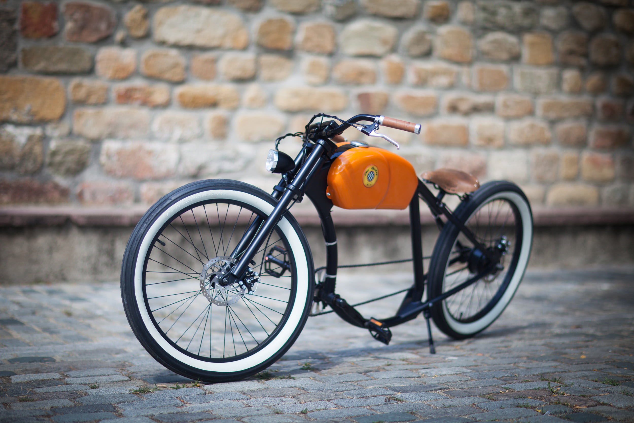 Oto Cycles le vélo électrique au look motos des années 50