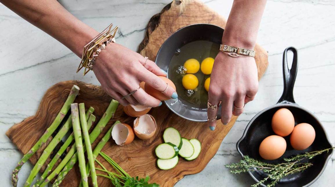 12 Benefits Of Eating Eggs For Your Body