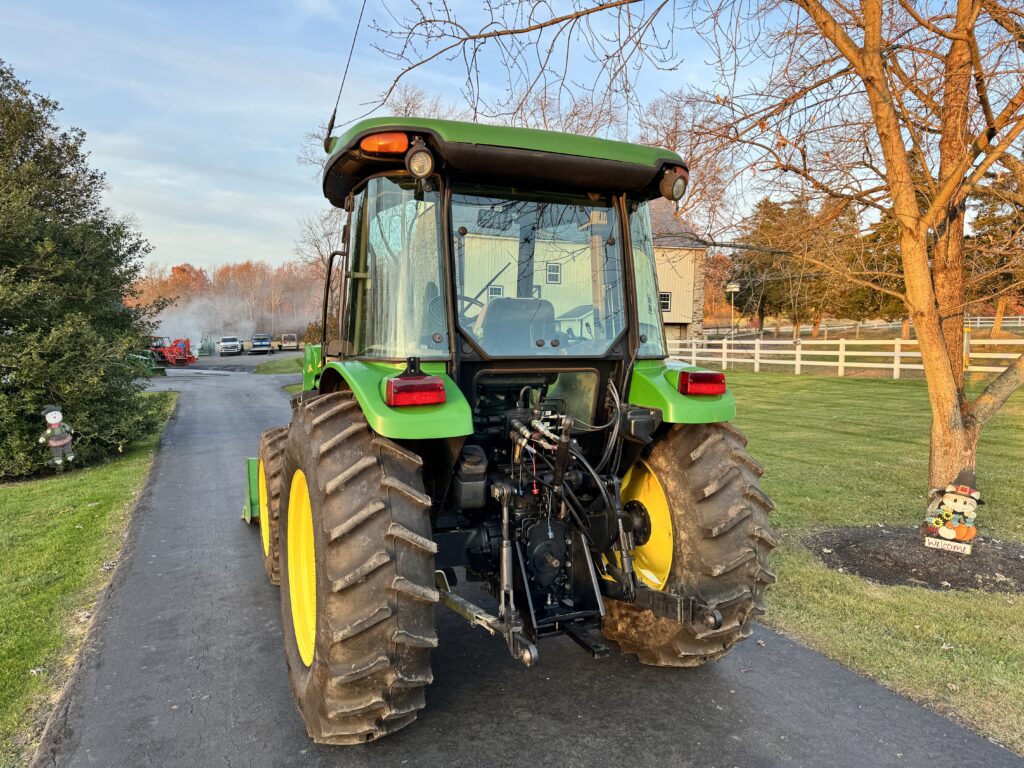 2003 John Deere 5220 Tractor Loader BWS Equip