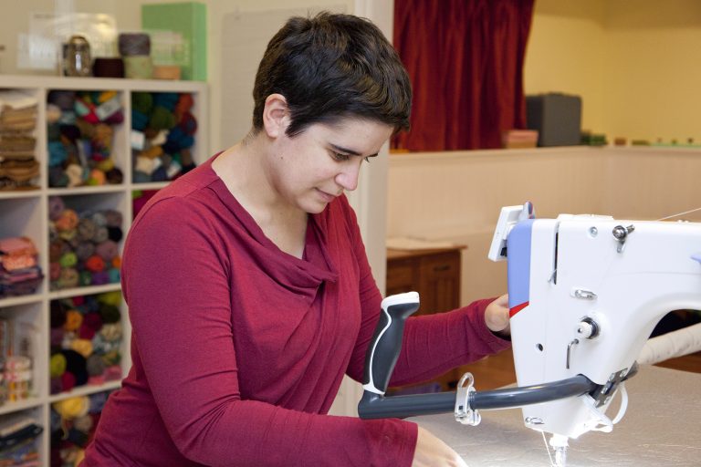 What is Long Arm Quilting? A Quick Guide To Long Arm Quilting