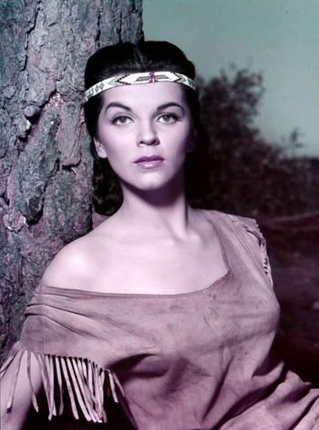 Lisa Gaye: Life Story and Glamorous Photos from her Early Life and Career