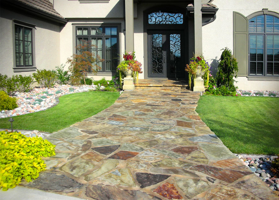 Luxurious Kansas City Landscaping By The Blade