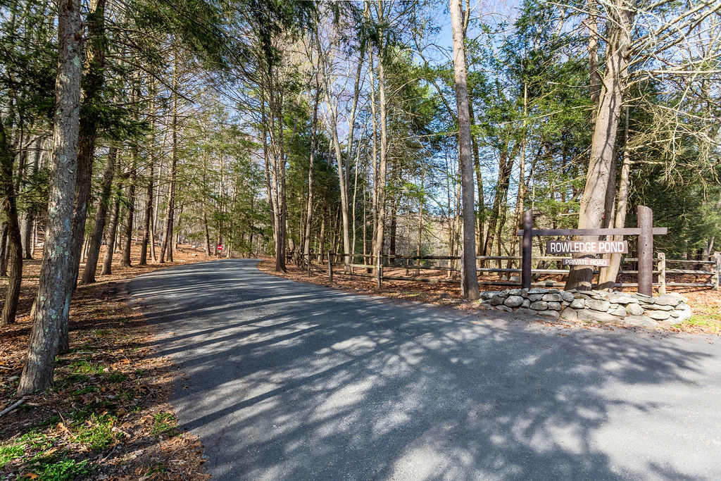 4 Rowledge Pond Rd, Sandy Hook CT Sandy Hook Log Cabin Homes For Sale