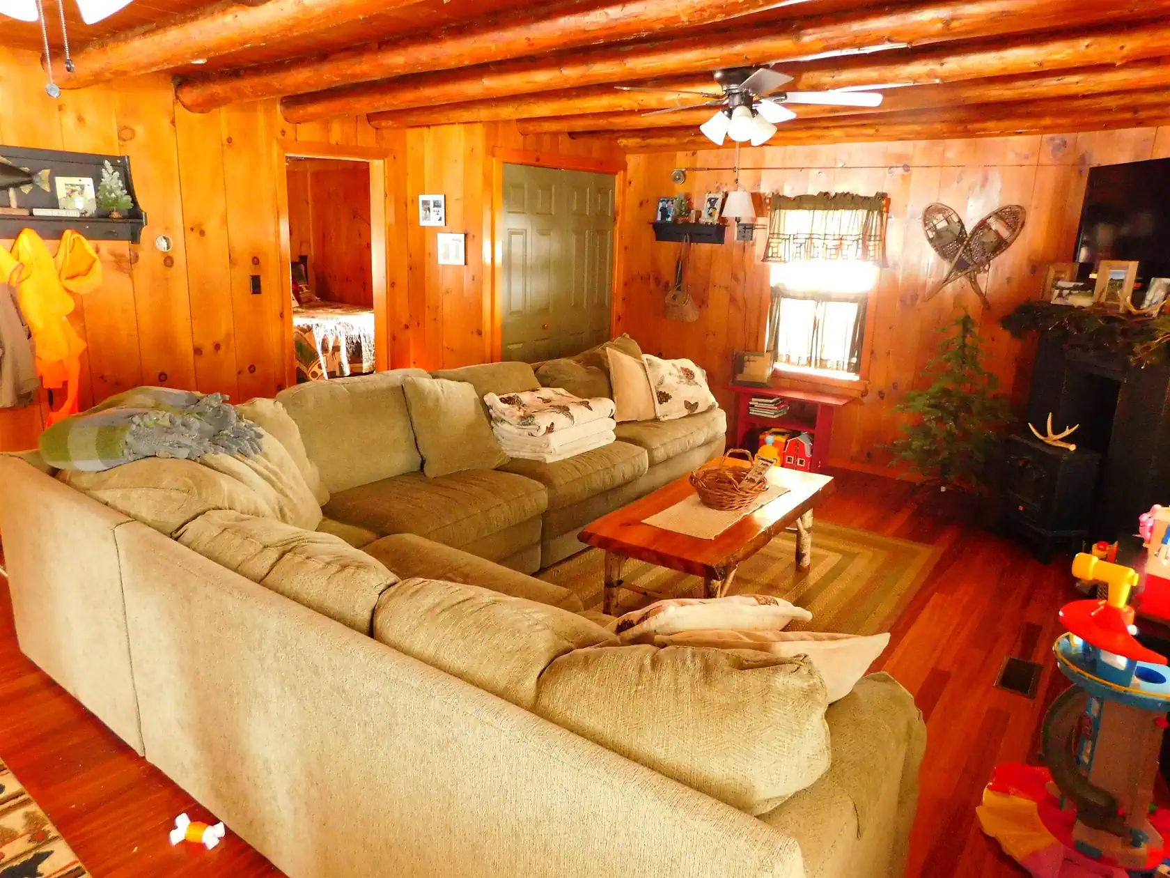 10 Pine Tree Cir, Pittsburg NH Pittsburg Cabin Homes For Sale