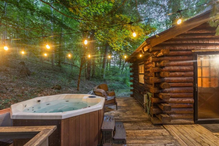 Best Cabins with Hot Tubs in Indiana for any budget in 2024