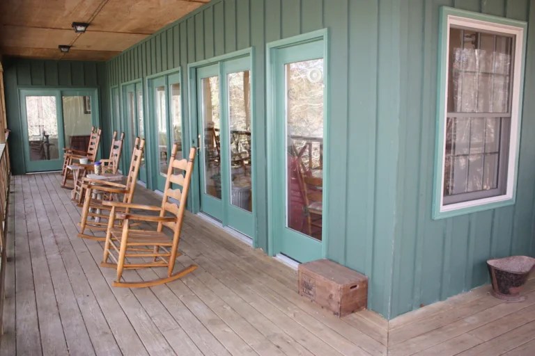 Best Treehouse Cabins in Alabama 🌳 For couples and families