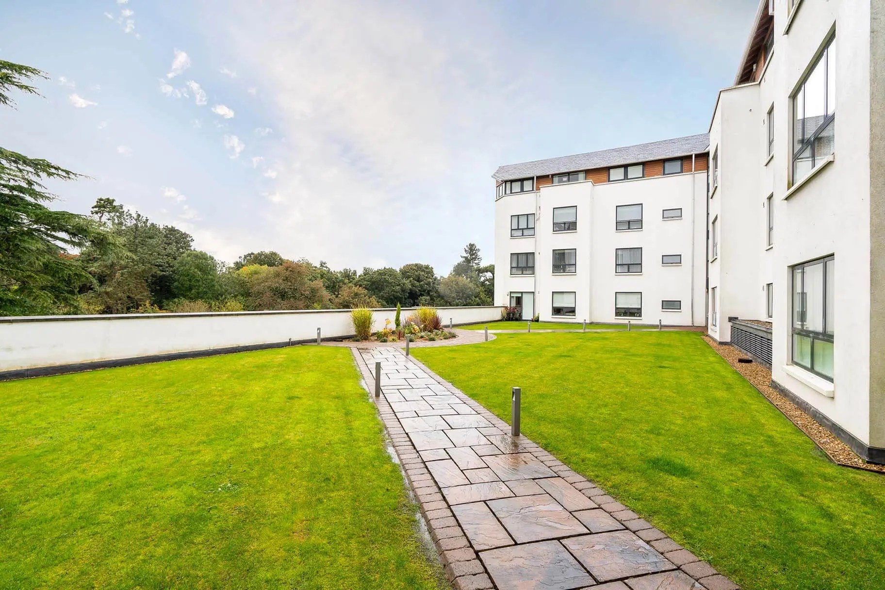 Caer Amon Apartments Cable Com