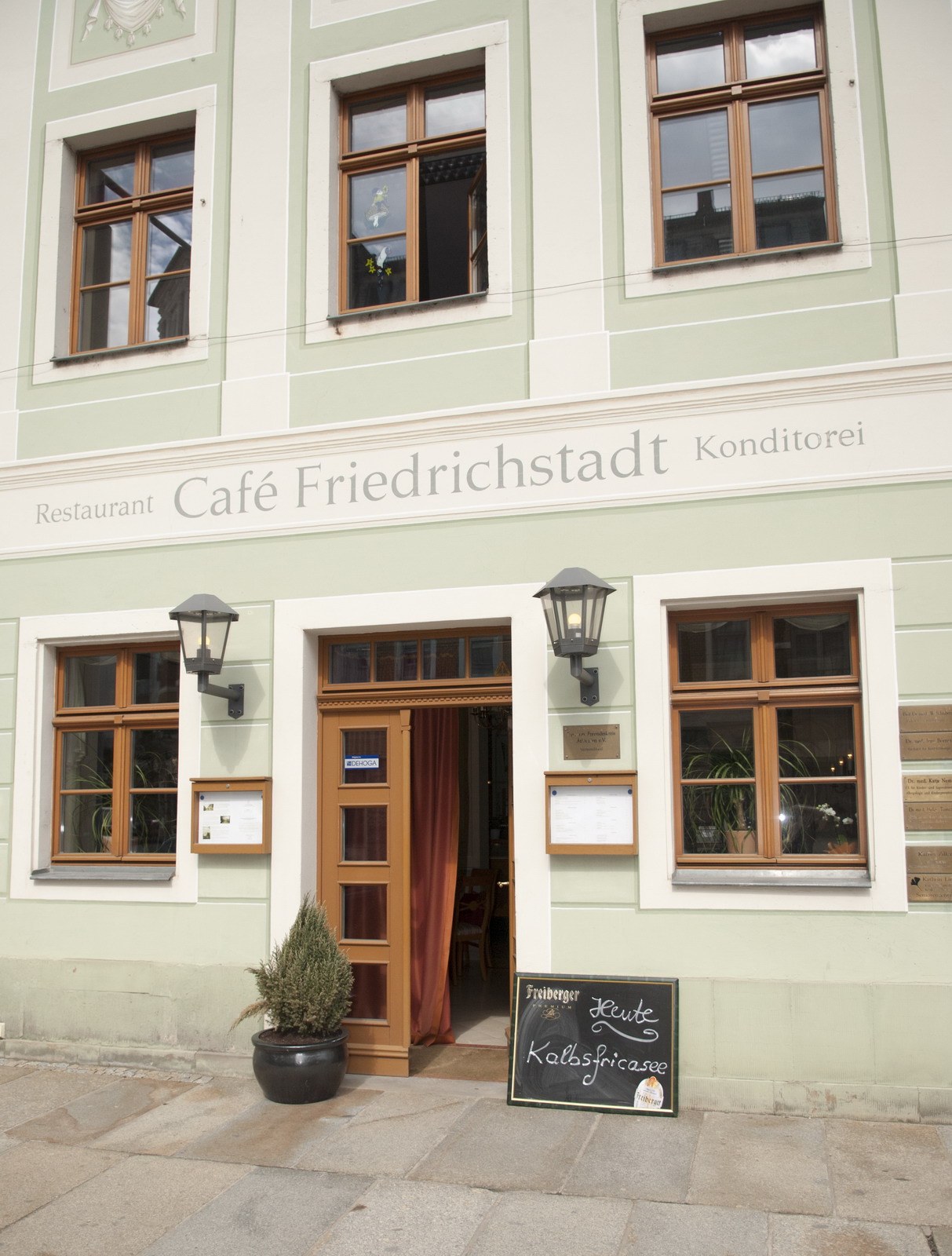 Öffnungszeiten Café Friedrichstadt Dresden