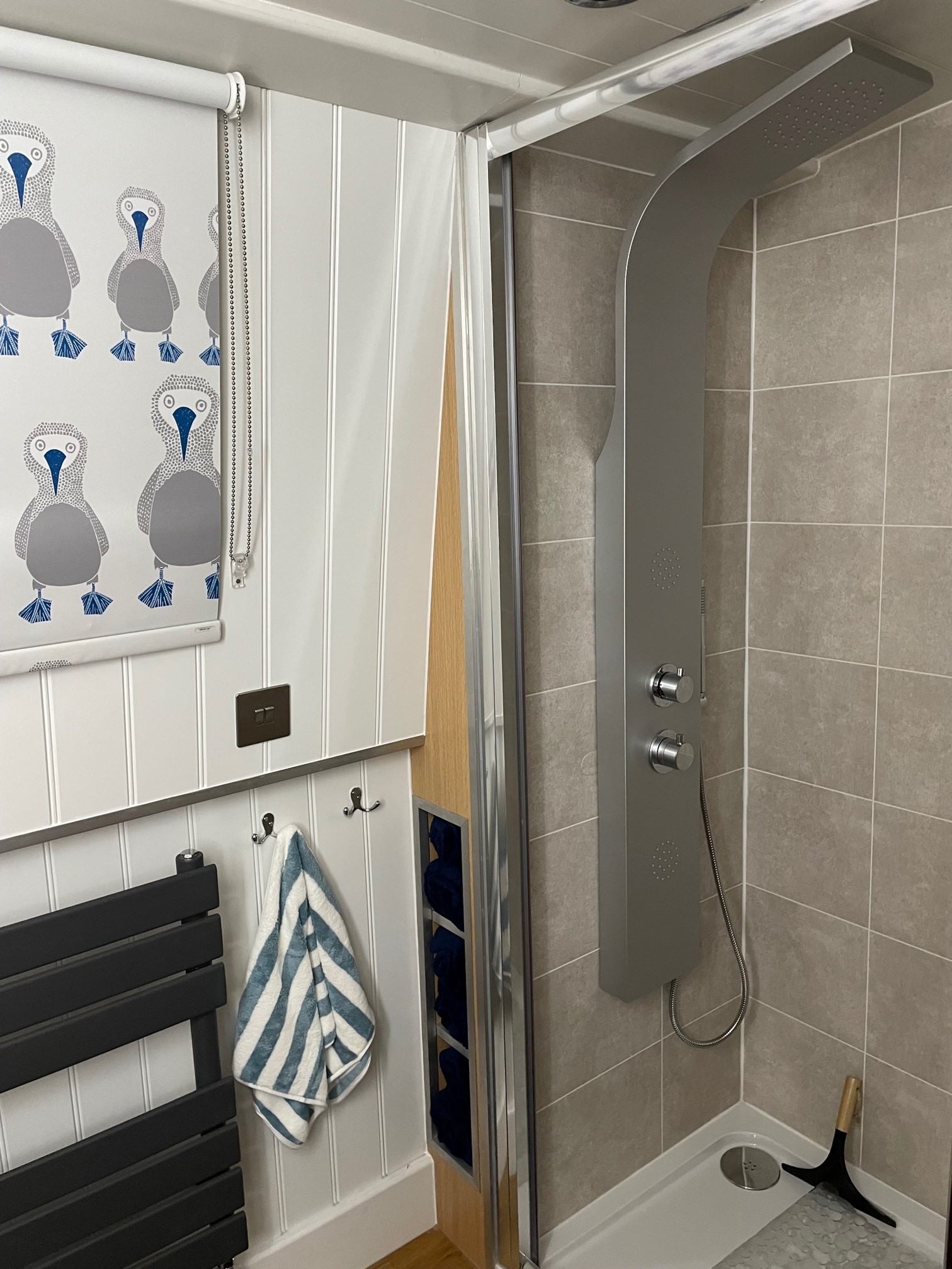 Gallery UK Boutique Narrowboat, barge, Canal Boat Hire Cafwin Cruises