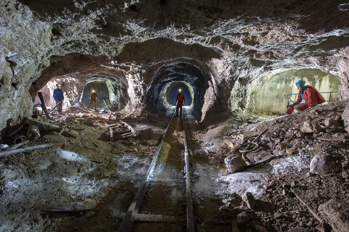 Grotte al confine est. Speleologia in Friuli Venezia Giulia
