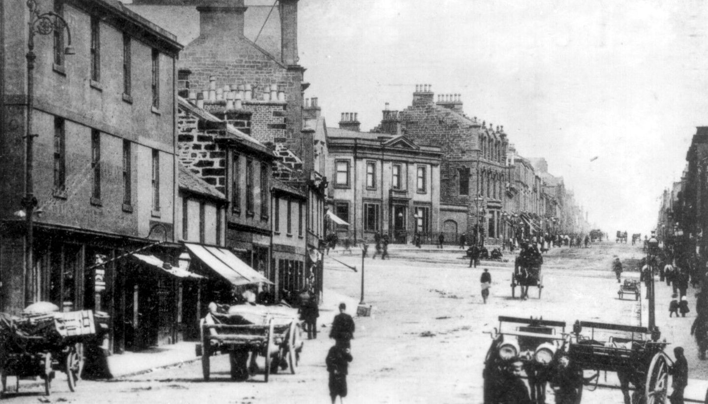 Photographs and map of Airdrie Clock Tower, Town Centre, Savings Bank