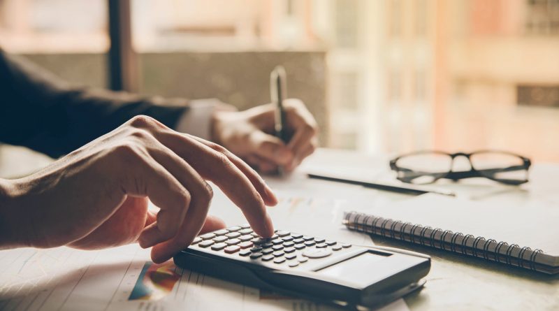 The Benefits of Using a Calculator In and out of the Classroom