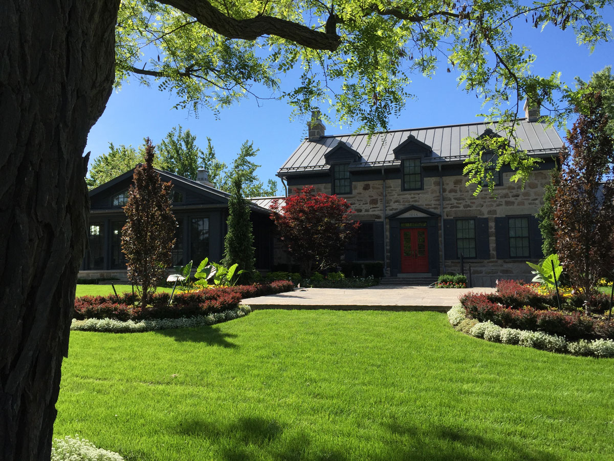 THIS ISN’T YOUR GRANDDADDY’S FARMHOUSE! Caledon Build Official site