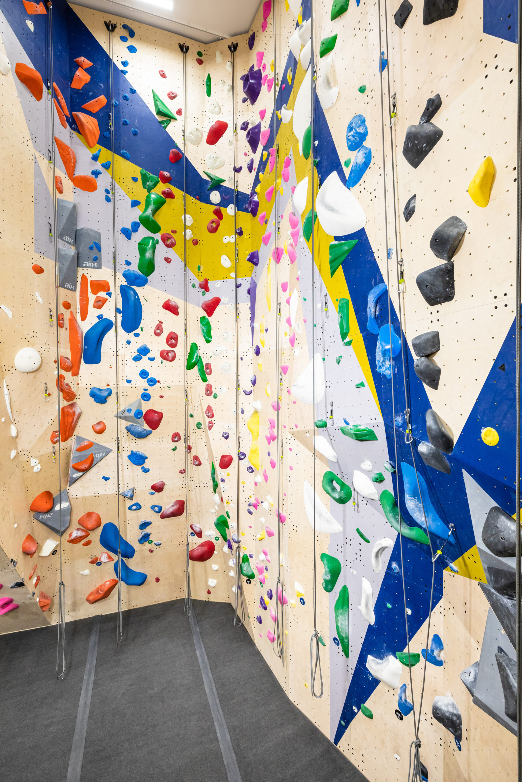 LP399321 Calgary Climbing Centre