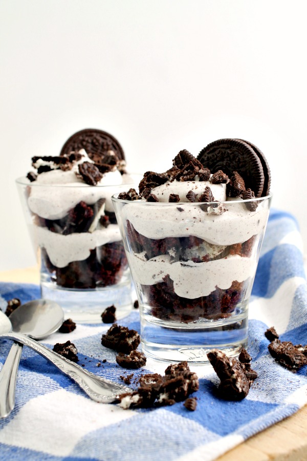 Sprinkle with the remaining chopped cookies. Oreo Cheesecake Trifle Call Me Pmc