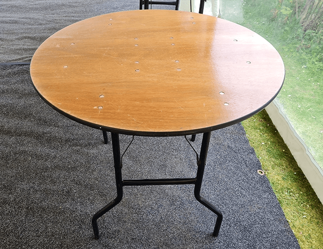5 x 3ft Round Tables For Sale