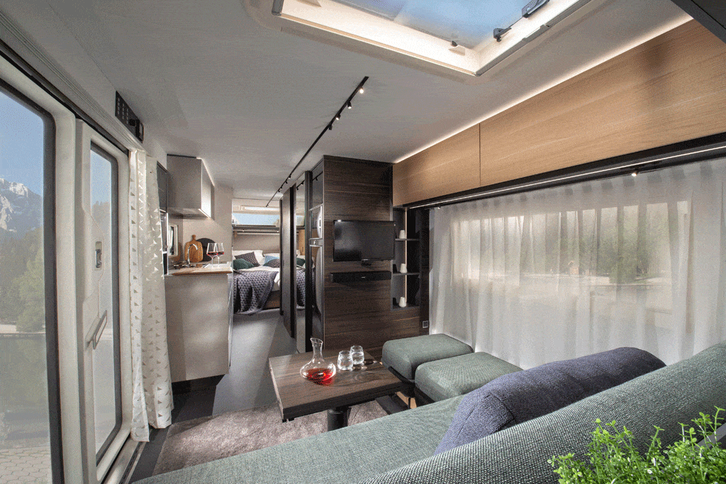 Adria Astella auf dem Caravan Salon 2019 Camping, Cars