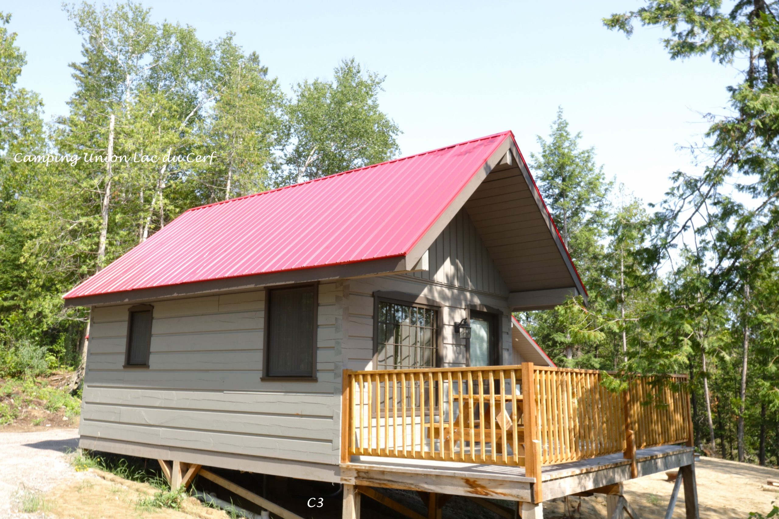 DE NOUVEAUX CHALETS AU CAMPING LACDUCERF !!! Camping Union