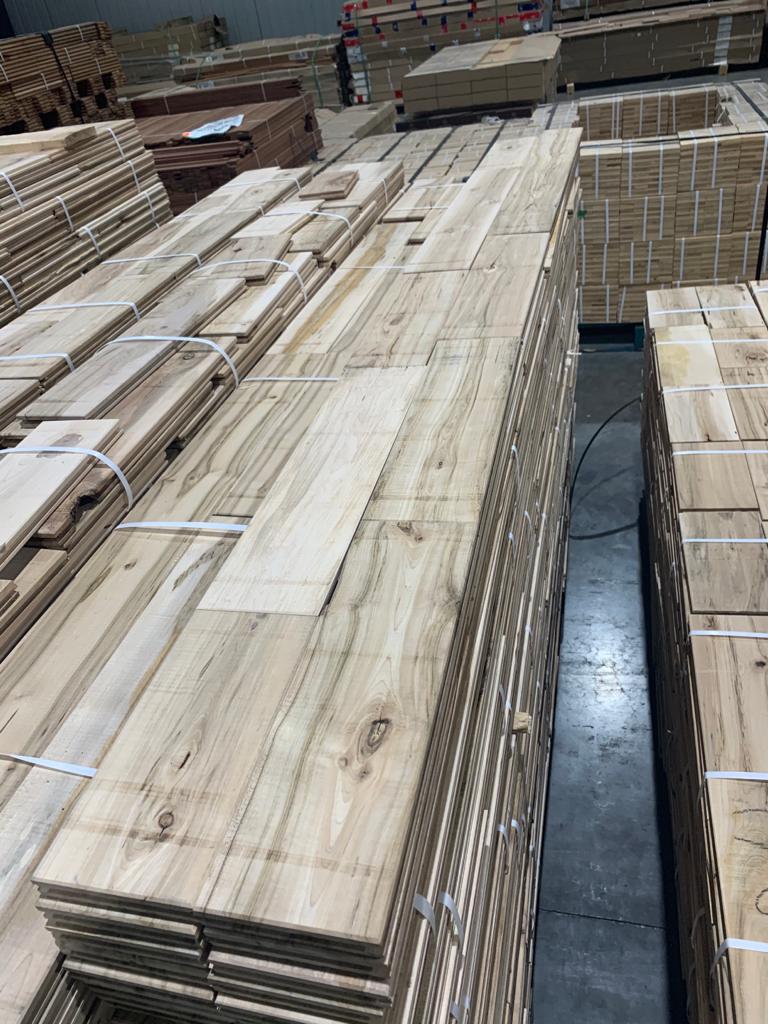 Hardwood Maple Maple 4 Inch Colonial ‘’Ultra Rustic