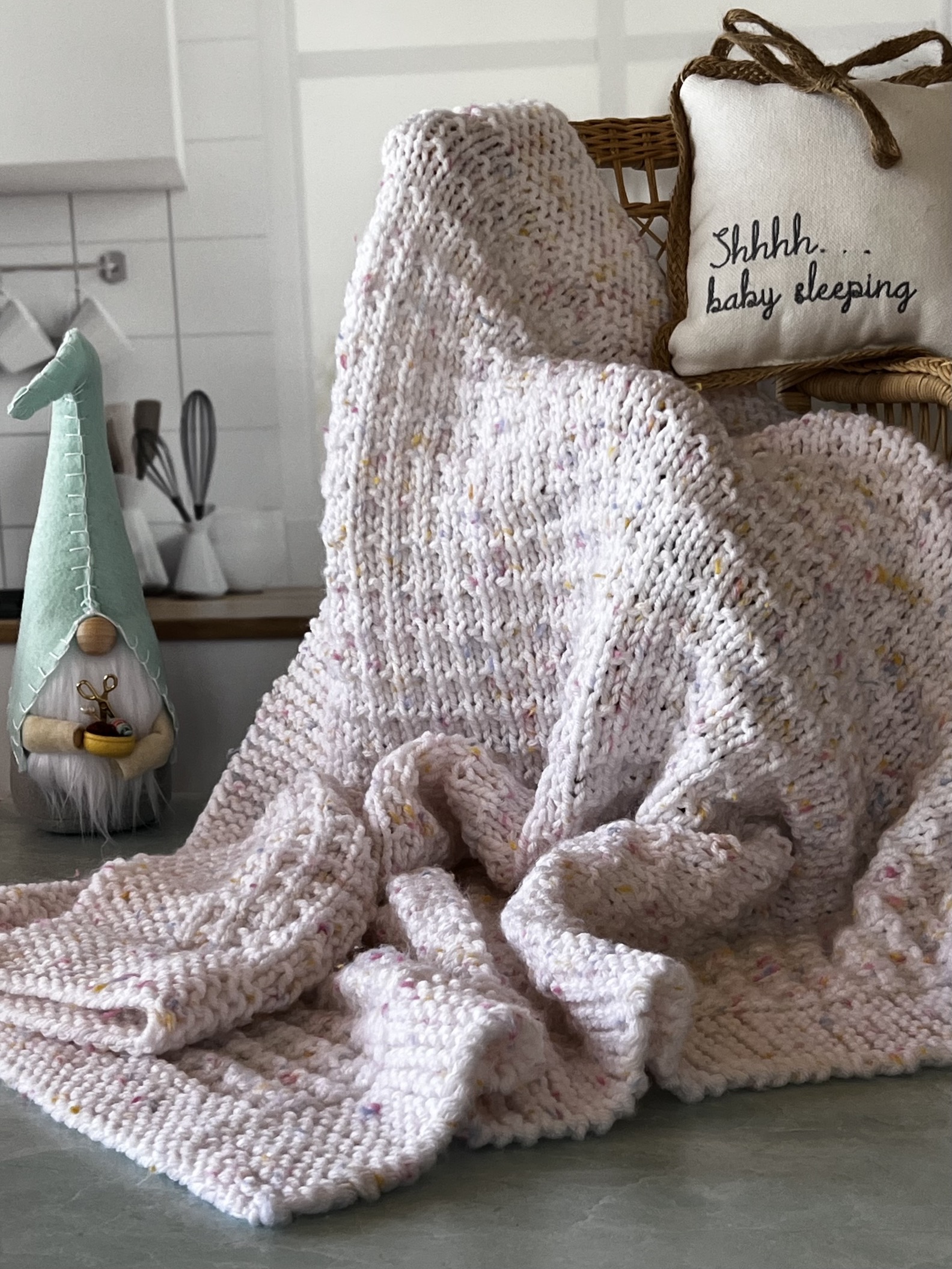 Tiny Kisses Baby Blanket baby blanket knitting pattern candyloucreations