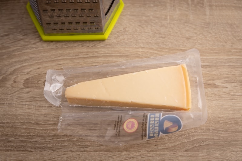 How Long Does Parmesan Cheese Last and How to Tell if It’s Bad? Can It Go Bad?