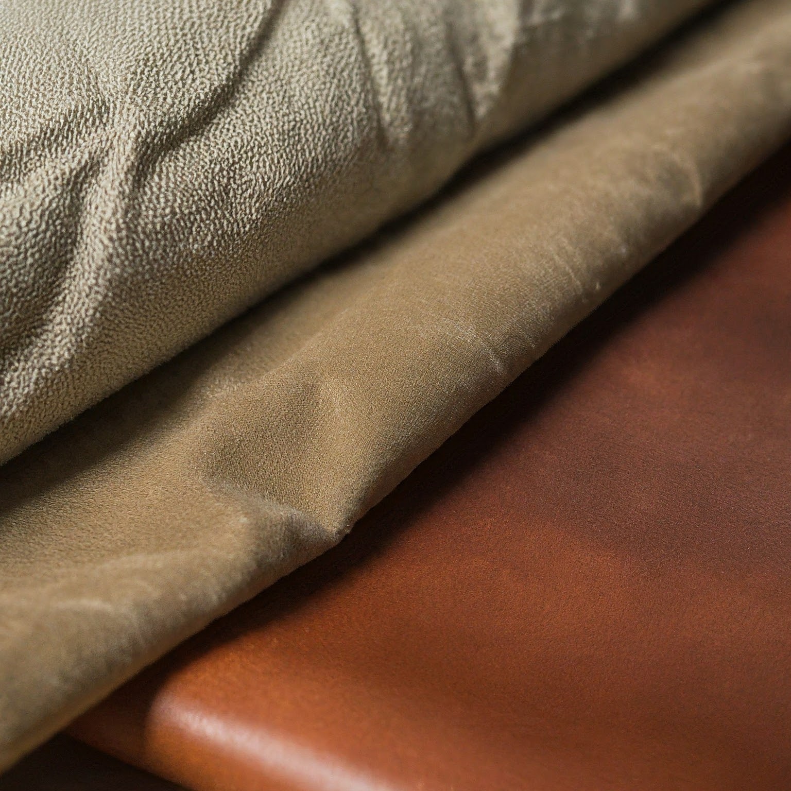Waxed Canvas Vs. Leather Choosing The Best Material For Your Needs